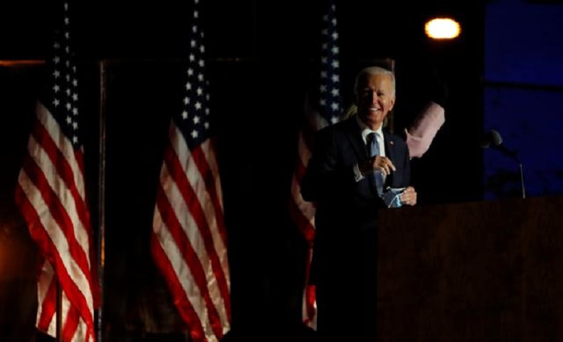 us democratic presidential nominee and former vice president joe biden accompanied by his wife jill arrives to deliver early results remarks from the 2020 u s presidential election in wilmington delaware us november 4 2020 photo reuters