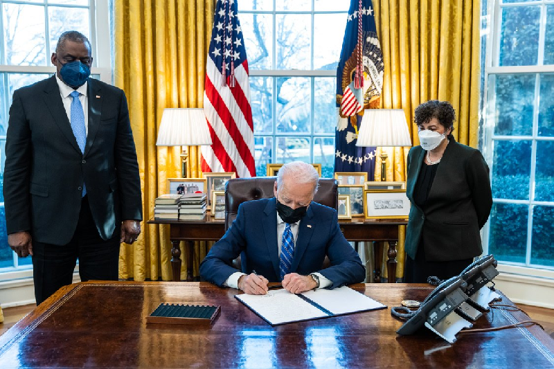 us president biden signing an executive order to make sexual harassment an offense in the uniform code of military justice photo twitter potus