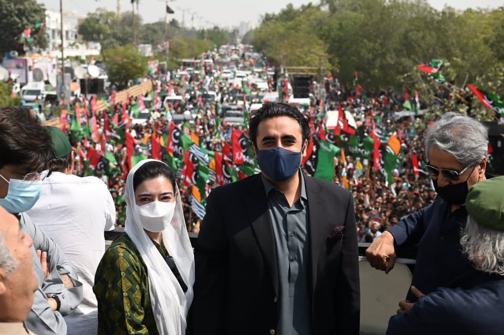 ppp chairperson bilawal bhutto zardari with sister aseefa bhutto zardari at a rally in karachi on feb 27 2022 photo twitter ppp