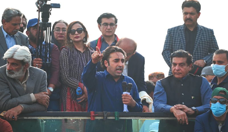 ppp chairman bilawal bhutto addressing anti government long march in punjab s okara on saturday photo ppp media cell