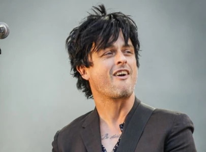 green day s billie joe armstrong defaces oakland a logo in toronto