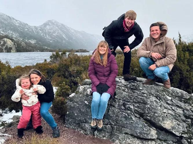 from left grace warrior irwin powell bindi irwin terri irwin robert irwin and chandler powell photo bindi irwin instagram from left grace warrior irwin powell bindi irwin terri irwin robert irwin and chandler powell photo bindi irwin instagram