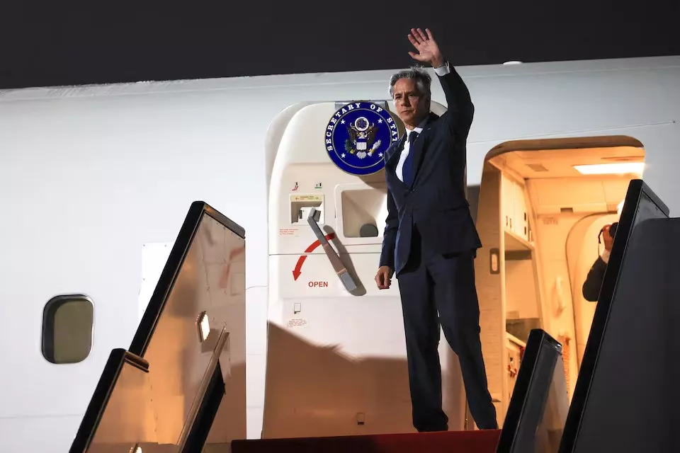 us secretary of state antony blinken waves ahead of his departure in doha qatar on august 20 2024 photo reuters us secretary of state antony blinken waves ahead of his departure in doha qatar on august 20 2024 photo reuters