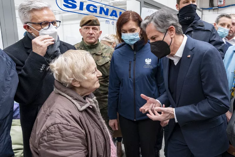 blinken also visited a cavernous polish holding centre with around 3 000 refugees photo twitter secblinken blinken also visited a cavernous polish holding centre with around 3 000 refugees photo twitter secblinken
