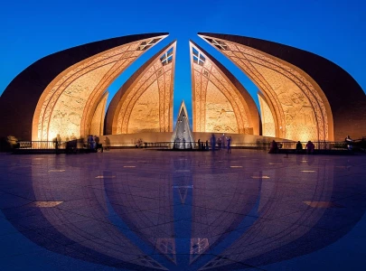 pakistan monument attracts dignitaries