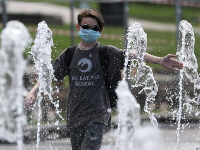 who says children aged 12 and over should wear masks like adults who says children aged 12 and over should wear masks like adults