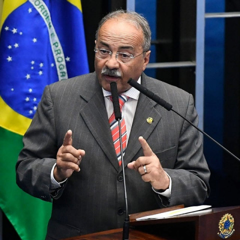 brazilian federal officers raided the home of senator chico rodrigues as part of a corruption probe and found 30 000 reales 5 300 in cash part of which was discovered in rodrigues s underwear photo afp brazilian federal officers raided the home of senator chico rodrigues as part of a corruption probe and found 30 000 reales 5 300 in cash part of which was discovered in rodrigues s underwear photo afp