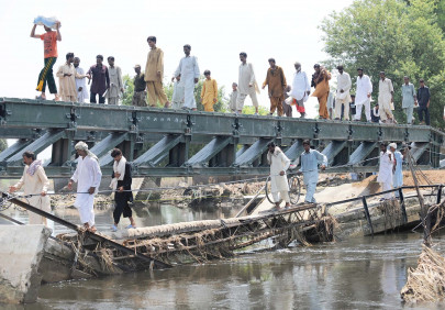 britain to send 12 bridges for flood hit areas