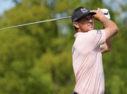 leaner dechambeau still brings power at pga