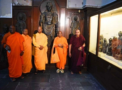 buddhist monks reach pakistan on religious pilgrimage