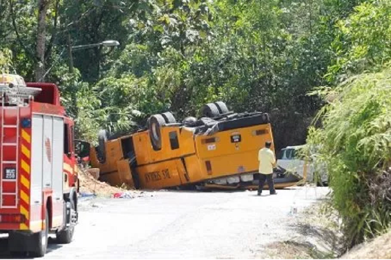 a school bus fell into a ravine near shahdra photo app