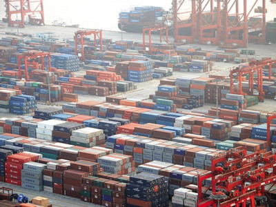 busiest port shanghai overtakes singapore