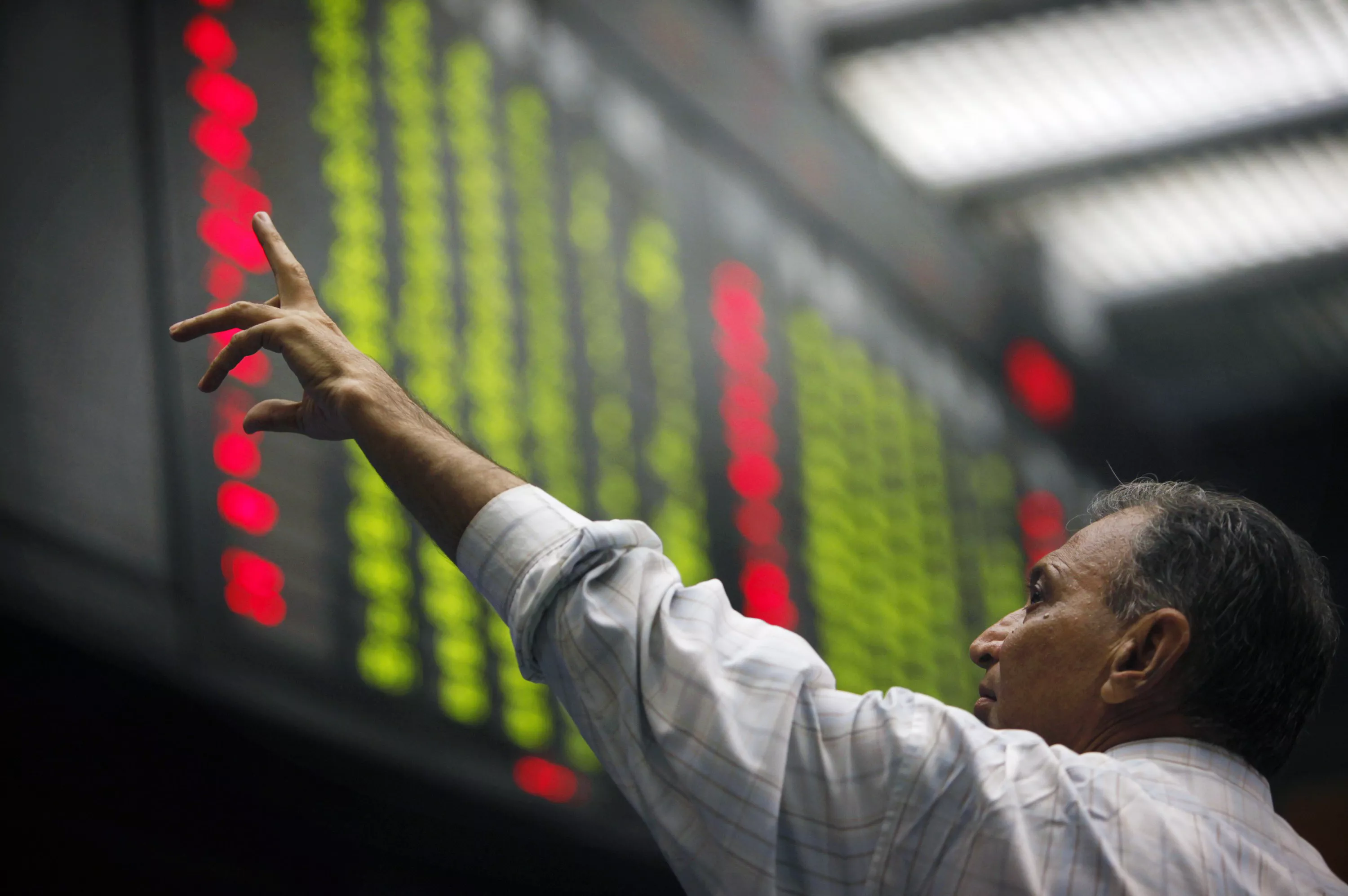 stocks down volumes drop further stocks down volumes drop further