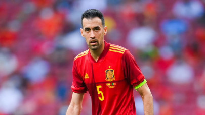 spain will wait for busquets says coach enrique spain will wait for busquets says coach enrique