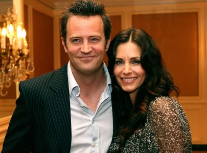 he visits me a lot courteney cox still feels matthew perry s presence he visits me a lot courteney cox still feels matthew perry s presence