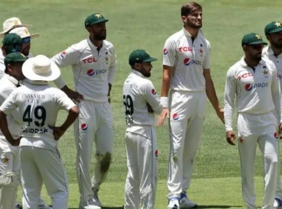 mudassar nazar questions selection of two players in pakistan test team