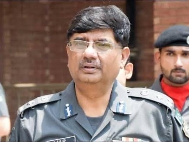 sp iftikhar transferred from cia following altercation with lahore ccpo