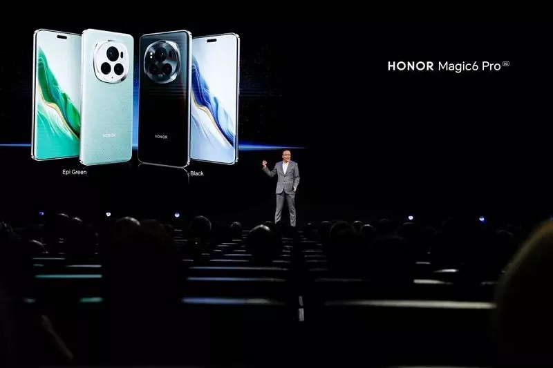 ceo of honor device george zhao presents the honor magic6 pro ahead of the 2024 mwc in barcelona spain february 25 2024 photo reuters ceo of honor device george zhao presents the honor magic6 pro ahead of the 2024 mwc in barcelona spain february 25 2024 photo reuters