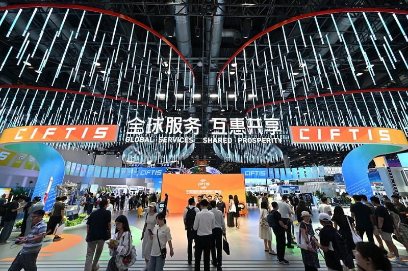 People visit the 2023 China International Fair for Trade in Services (CIFTIS) at China National Convention Center in Beijing, capital of China, Sept. 2, 2023. PHOTO: XINHUA