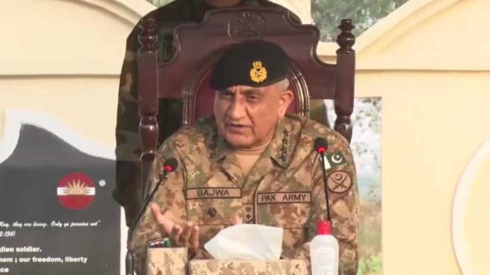 Photo of COAS visits LoC, reviews operational readiness of troops