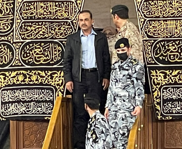 in photograph surfacing online the army chief is seen walking out of the holy kaaba at masjid al haram in makkah photo twitter tahirashrafi in photograph surfacing online the army chief is seen walking out of the holy kaaba at masjid al haram in makkah photo twitter tahirashrafi