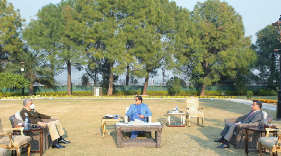 coas gen qamar isi dg lt gen faiz hamid meet pm imran in islamabad photo pm office