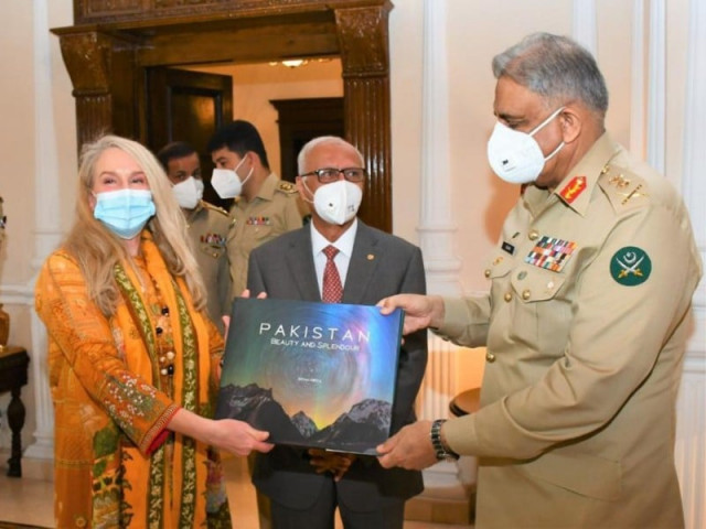 coas general qamar javed bajwa appreciated vanessa o brien s achievements and thanked her for promoting pakistan as a goodwill ambassador photo ispr coas general qamar javed bajwa appreciated vanessa o brien s achievements and thanked her for promoting pakistan as a goodwill ambassador photo ispr