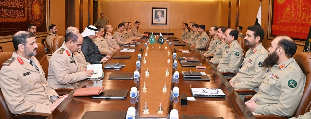 Saudi Land Forces delegation meeting their Pakistan Army counterparts. PHOTO: ISPR