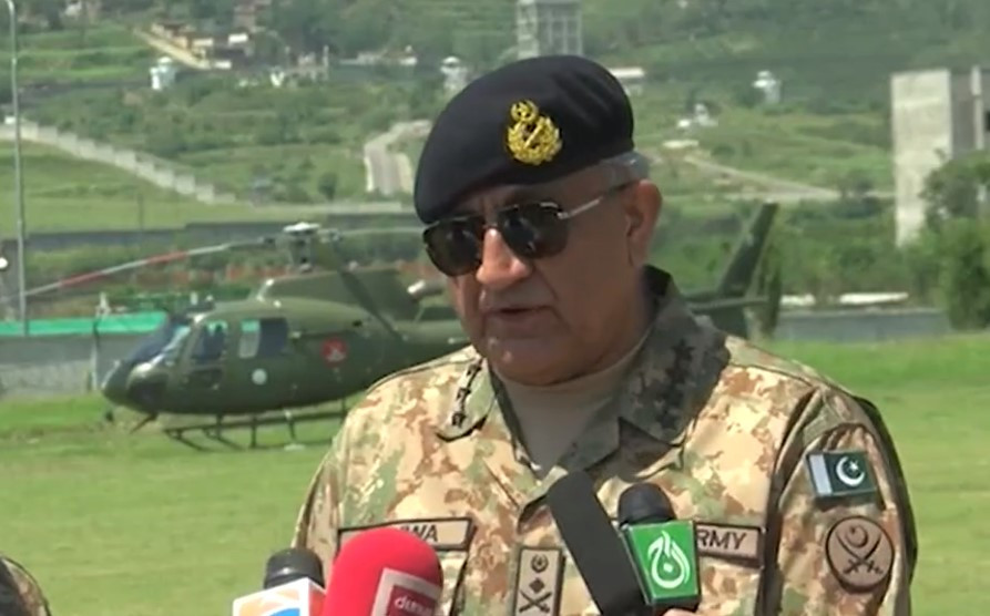 army chief general qamar javed bajwa speaking to the media during his visit to the flood affected areas of swat screengrab