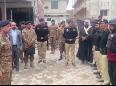 coas visits peshawar police lines hails k p police bravery
