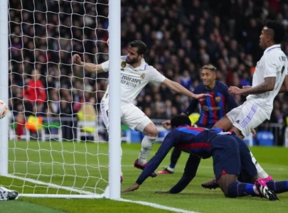 barca earn copa semi final first leg clasico win