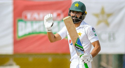 twitter reacts as king of karachi fawad alam steps up