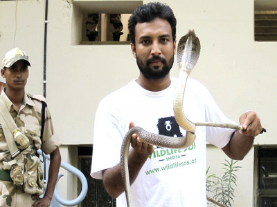 india tries to put modern face forward for games