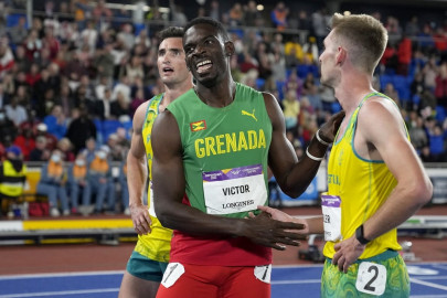 victor wins commonwealth decathlon thriller