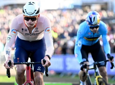 van der poel claims fifth cyclo cross world title
