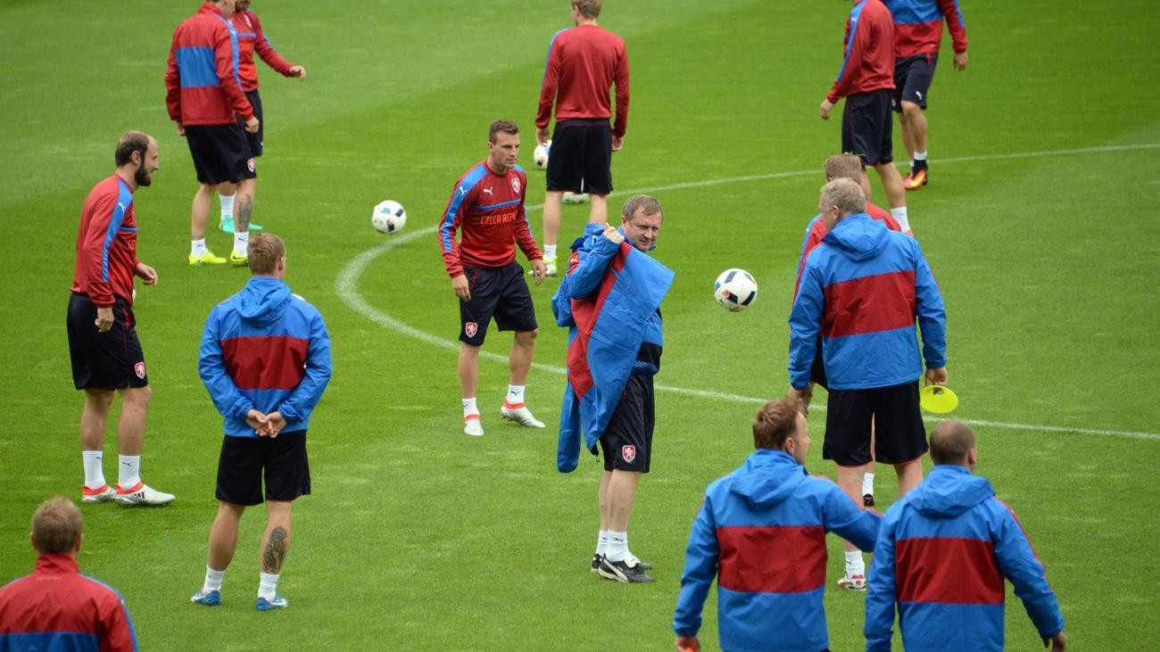 Czechs move Euro camp to Prague - Vimarsana News