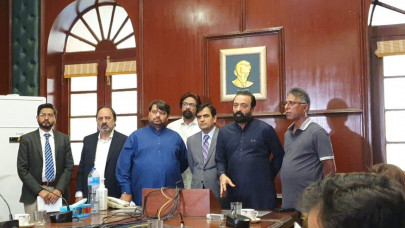 commissioner to resolve issues of cable operators