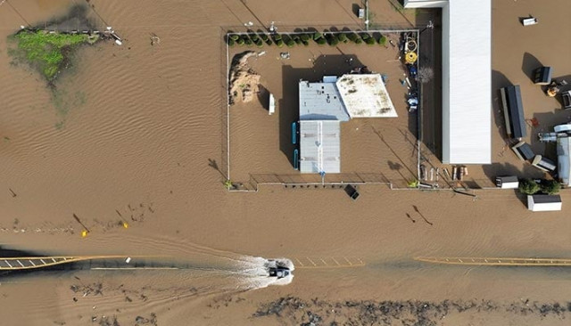 tens of thousands evacuate california storms with 17 dead tens of thousands evacuate california storms with 17 dead