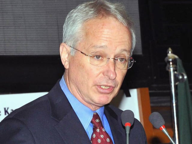 munter calls for expanding tax base