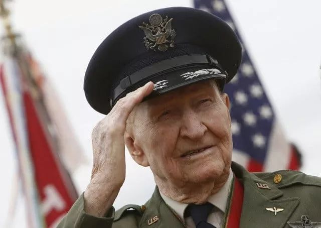 grateful children nicknamed halvorsen the candy bomber and uncle wiggly wings for the way he manoeuvred his plane photo afp grateful children nicknamed halvorsen the candy bomber and uncle wiggly wings for the way he manoeuvred his plane photo afp