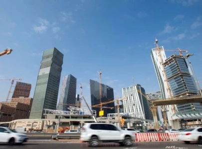 saudi economy edging closer to reducing dependence on oil imf official