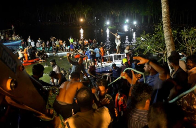 rescue team members search for survivors after a boat capsized off the coastal town of tanur in the malappuram district of the southern state of kerala india may 7 2023 photo reuters