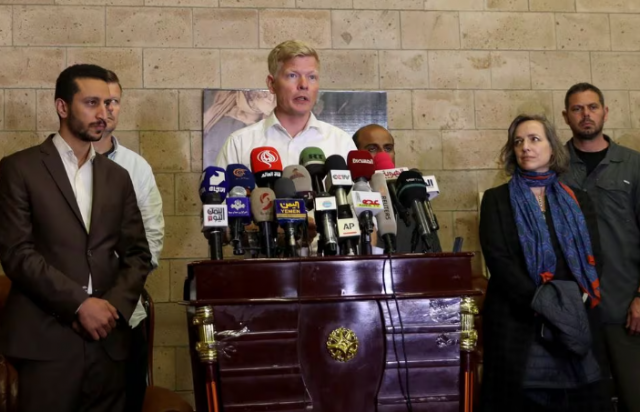 united nations envoy to yemen hans grundberg speaks to reporters at sanaa airport in sanaa yemen may 3 2023 photo reuters united nations envoy to yemen hans grundberg speaks to reporters at sanaa airport in sanaa yemen may 3 2023 photo reuters