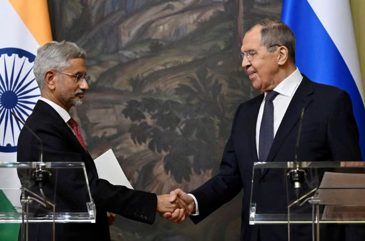 russia s foreign minister sergei lavrov shakes hands with india s foreign minister subrahmanyam jaishankar during a joint press conference following their talks in moscow russia december 27 2023 alexander nemenov pool via photo reuters