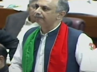 omar decries beginning of a fascist regime