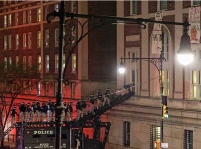 police arrest dozens of pro palestinian protesters at columbia university