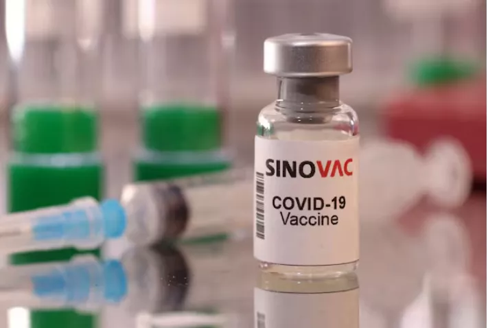 a vial labelled sinovac covid 19 vaccine is seen in this illustration taken january 16 2022 reuters dado ruvic illustration a vial labelled sinovac covid 19 vaccine is seen in this illustration taken january 16 2022 reuters dado ruvic illustration
