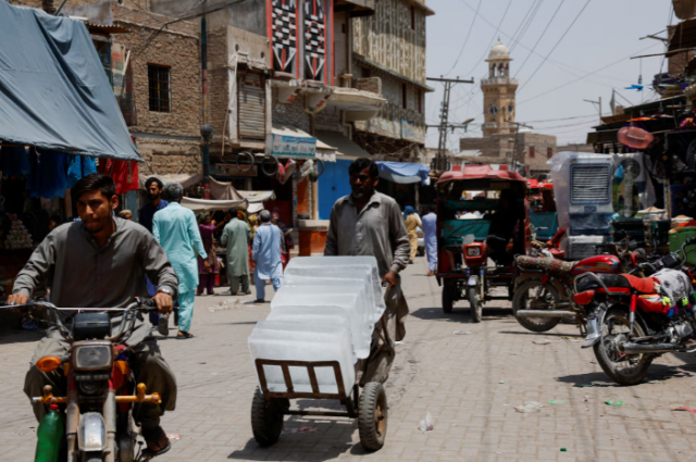 karachi braces for scorching heat as temperatures set to hit 40 c karachi braces for scorching heat as temperatures set to hit 40 c