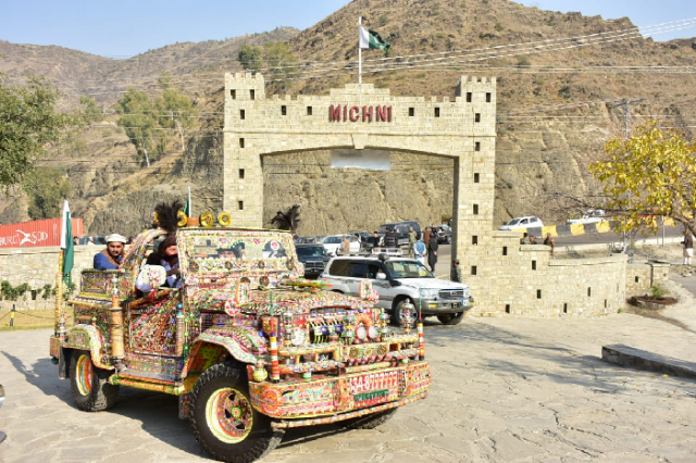 vintage car rally reaches michni khyber rifles mess vintage car rally reaches michni khyber rifles mess