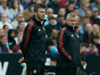 carrick ready for privilege of man utd job carrick ready for privilege of man utd job
